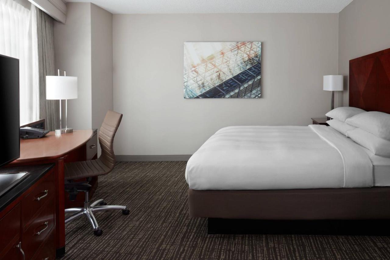 Готель Marriott Downtown At Cf Toronto Eaton Centre Екстер'єр фото