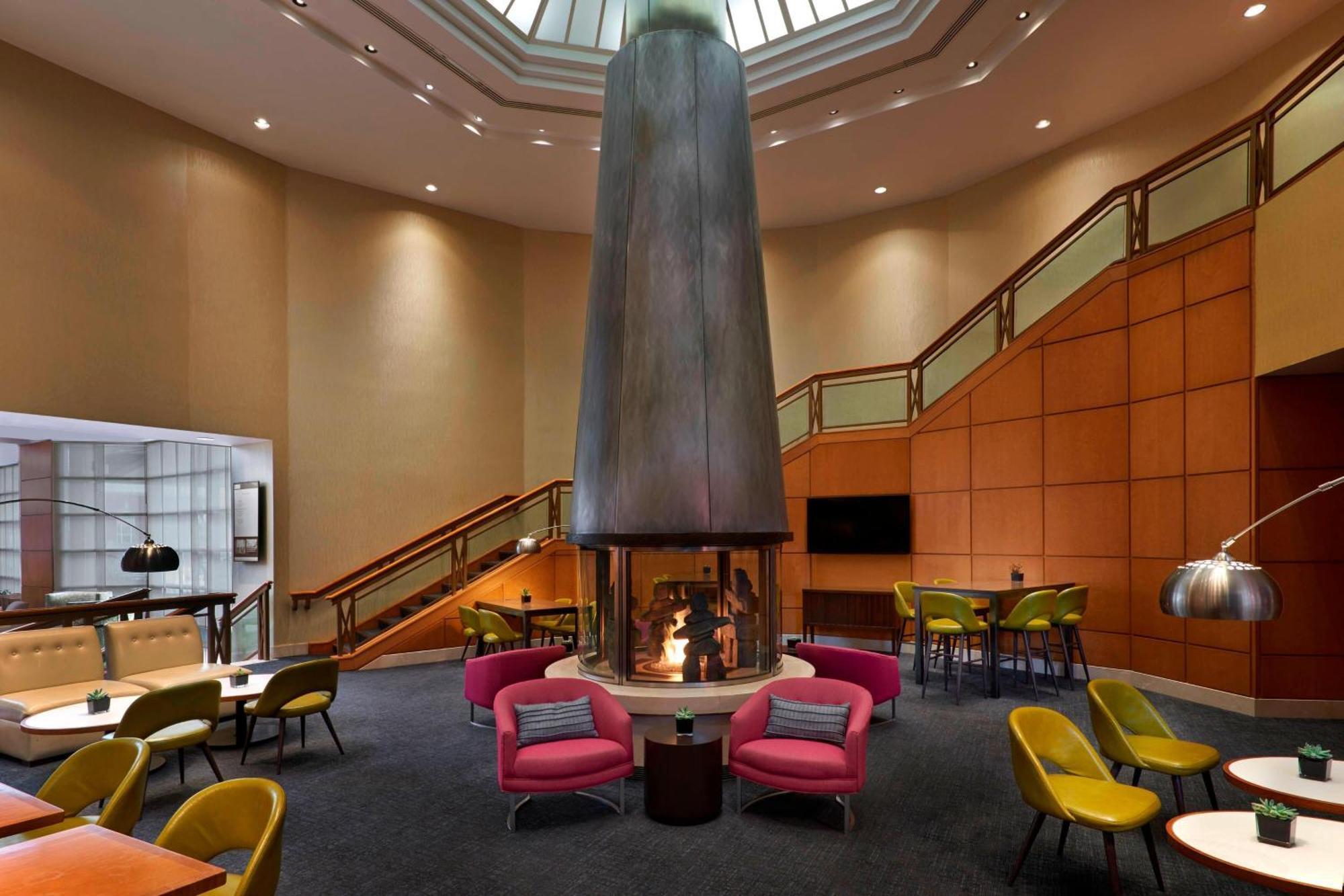 Готель Marriott Downtown At Cf Toronto Eaton Centre Екстер'єр фото