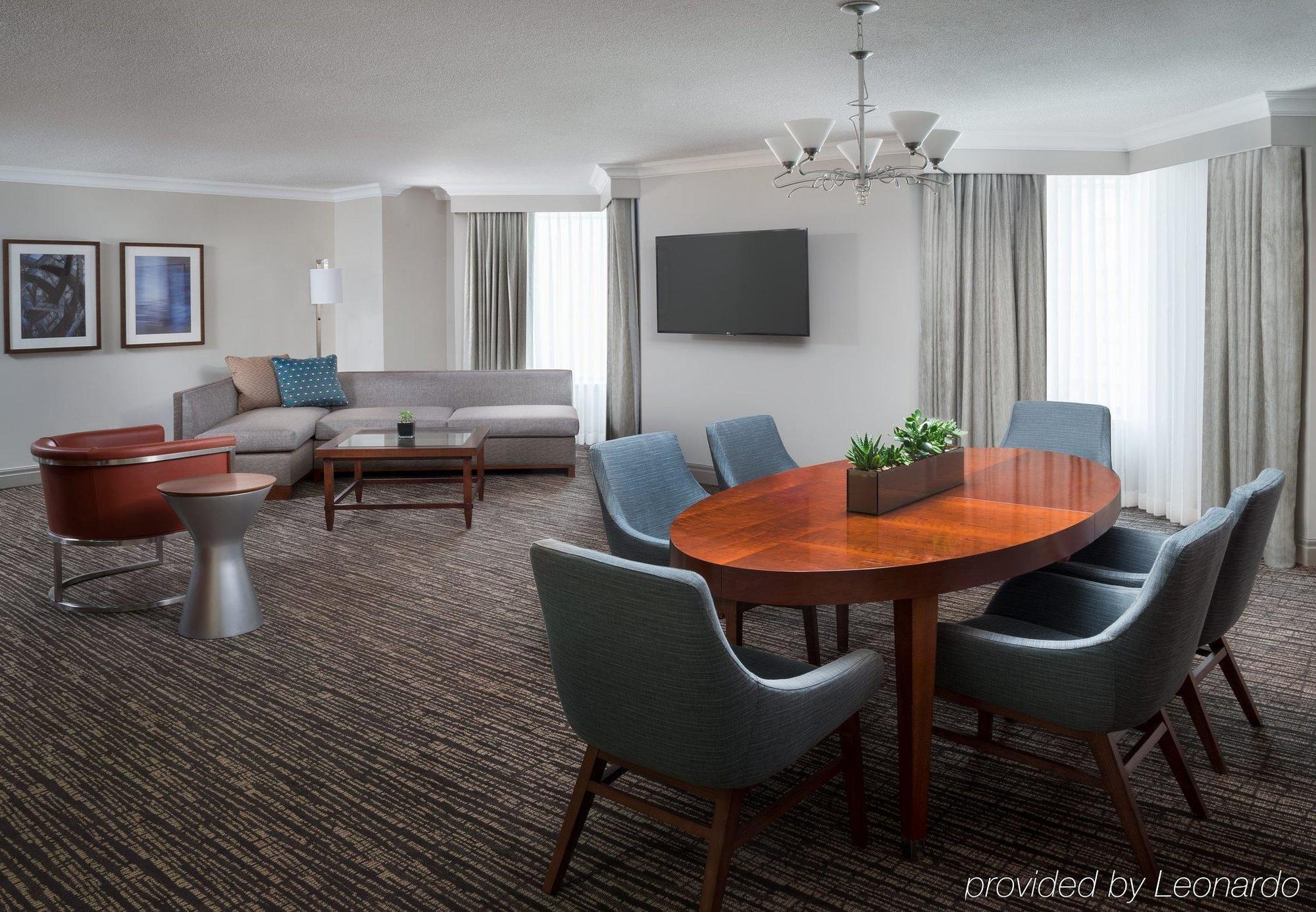 Готель Marriott Downtown At Cf Toronto Eaton Centre Екстер'єр фото
