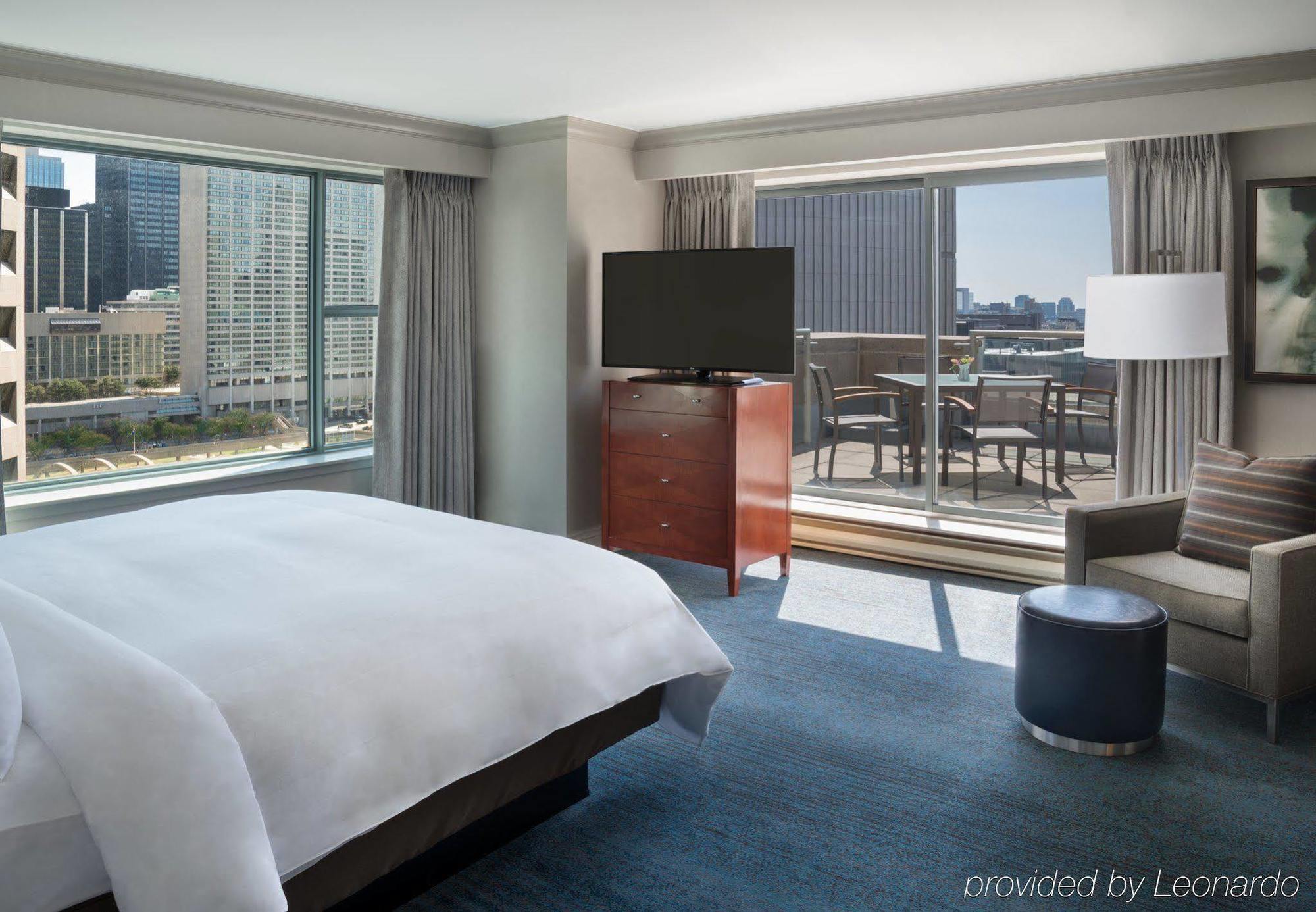 Готель Marriott Downtown At Cf Toronto Eaton Centre Екстер'єр фото